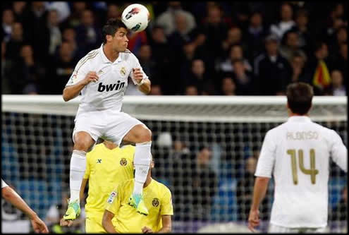 Cristiano Ronaldo high jump to head a ball against Villarreal
