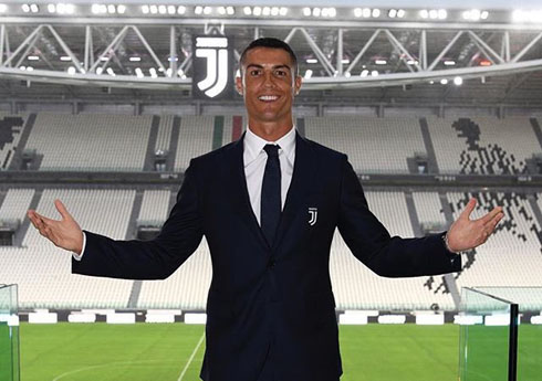 Ronaldo on 12 Million Euros   12 000 000      Eur    17 600 000    Usd    10 584