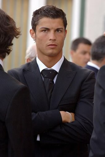 Cristiano Ronaldo fashion in a suit from Manchester United