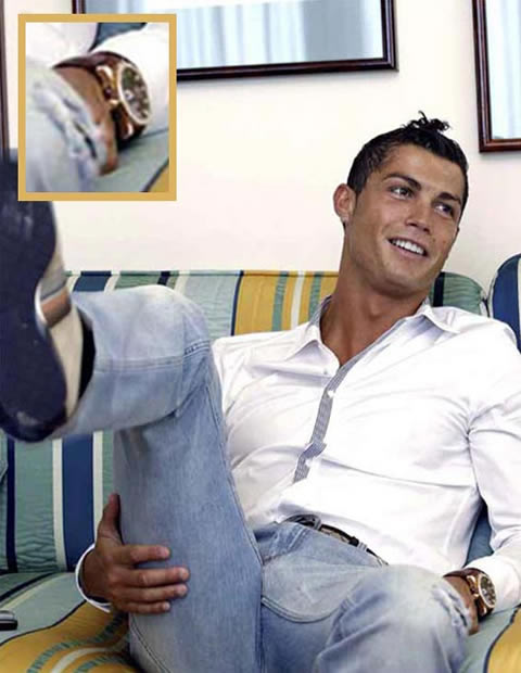 Cristiano Ronaldo fashion relaxing on sofa