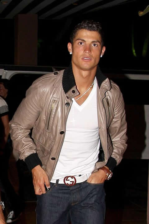 Cristiano Ronaldo fashion walking with his hands in the pockets