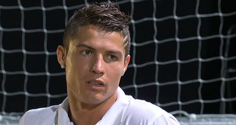 Cristiano Ronaldo haircut hairstyle with two cuts in one side, 2011-2012
