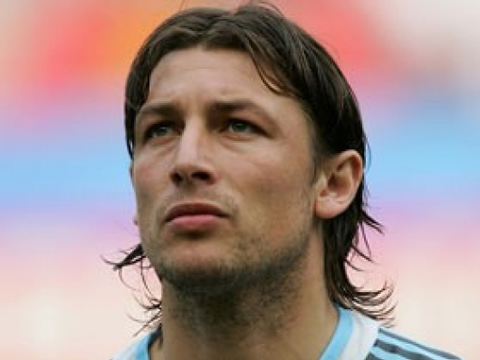 Gabriel Heinze focused during the Argentinian National Team hymn