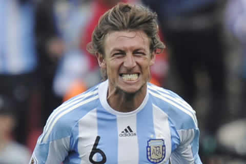 Gabriel Heinze showing all his rage while playing for Argentina