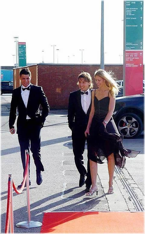 Gabriel Heinze and his girlfriend/wife, Maria Florentina, with Cristiano Ronaldo