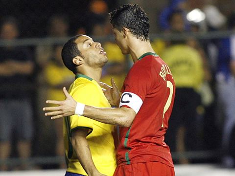 Marcelo and Cristiano Ronaldo almost getting into a fight, by touching each others heads