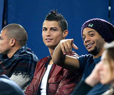 Marcelo telling Cristiano Ronaldo to look at the paparazzi