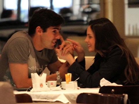 Kaká and girlfriend and wife, Caroline Celico, having dinner