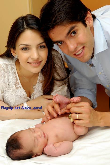 Kaká and girlfriend and wife, Caroline Celico, photo with their son