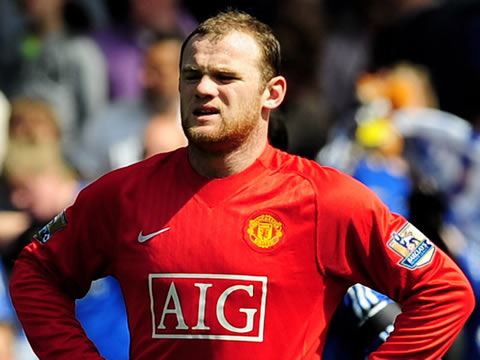 Wayne Rooney with beard, in a Manchester United game