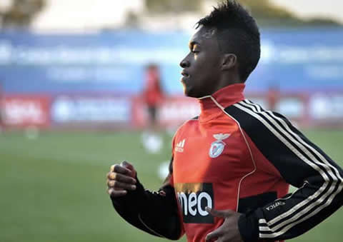 Yannick Djaló training in his new club, S.L. Benfica, in 2012