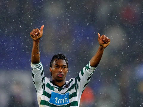Yannick Djaló giving thumbs up to the fans and the crowd in Sporting CP, before transfering to French team, Nice