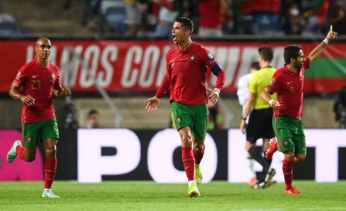 Cristiano Ronaldo scores for Portugal against Ireland