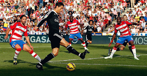 Cristiano Ronaldo back-heel pass inside Granada box, in a league fixture in 2014-2015
