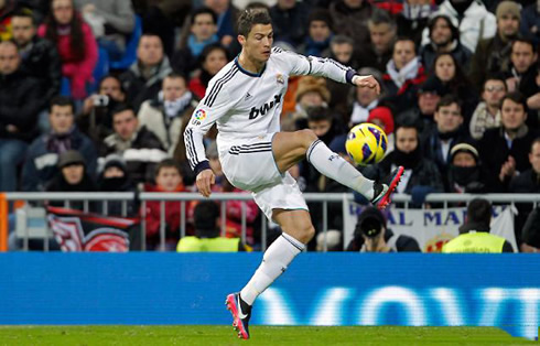 Cristiano Ronaldo ball control with the tip of toes, in Real Madrid 2012-2013