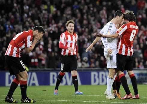 Cristiano Ronaldo head to head with Iturraspe, in Athletic Bilbao vs Real Madrid