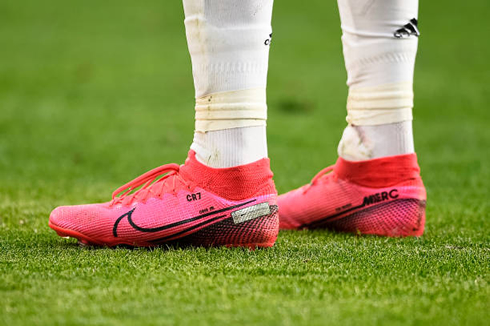 Cristiano Ronaldo pink boots in Juventus, in 2020