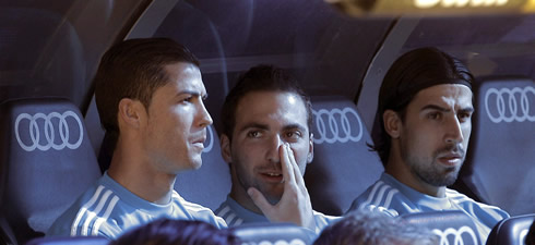 Cristiano Ronaldo, Gonzalo Higuaín and Sami Khedira, in Real Madrid bench during the game against Barcelona, in the Spanish League 2013