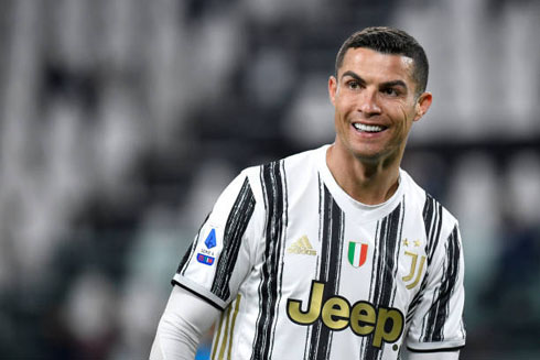 Cristiano Ronaldo smiling in Juventus vs Spezia