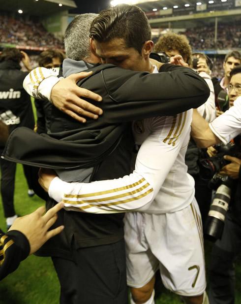 Cristiano Ronaldo big and emotional hug to José Mourinho, after winning La Liga for Real Madrid in 2012