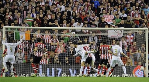 Cristiano Ronaldo goal from an header in Athletic Bilba vs Real Madrid in San Mamés