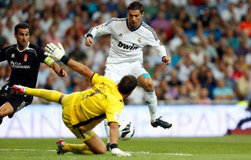 Cristiano Ronaldo scoring his second goal against Granada, from an easy rebound near the goal line, in 2012