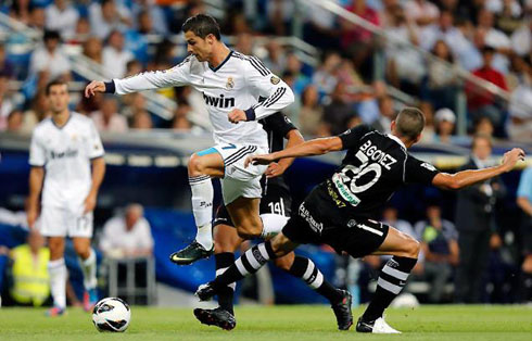 Cristiano Ronaldo suffering a foul from Borja Gómez that would leave him injured afterwards, in Real Madrid vs Granada, for La Liga 2012/2013