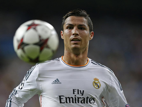 Cristiano Ronaldo obsession with the ball, in a Real Madrid game for the Champions League