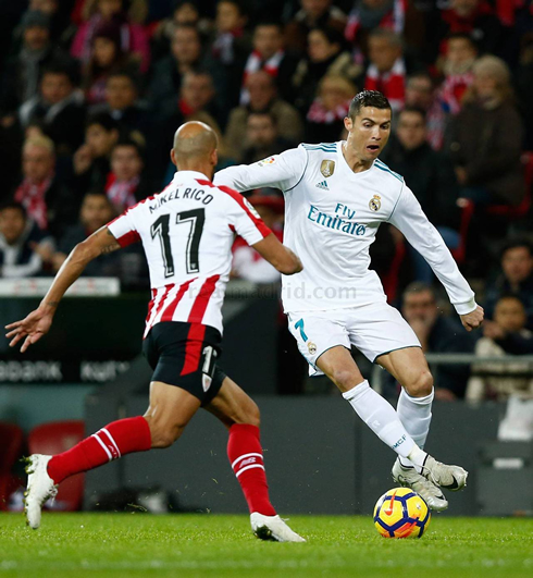 Cristiano Ronaldo trying to dribble Mikel Rico in Athletic Bilbao vs Real Madrid in 2017
