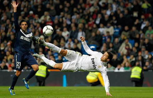 Cristiano Ronaldo bicycle and acrobatic shot in Real Madrid vs Malaga 2011-2012