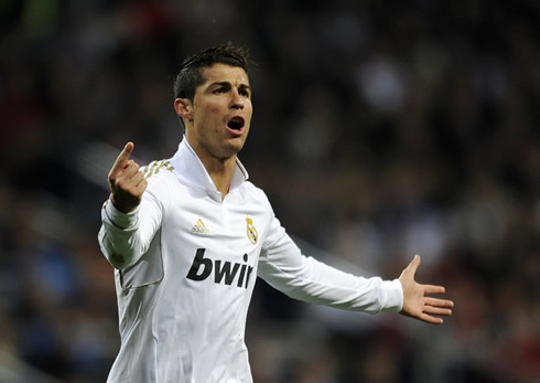 Cristiano Ronaldo raising his finger in Real Madrid, in 2012