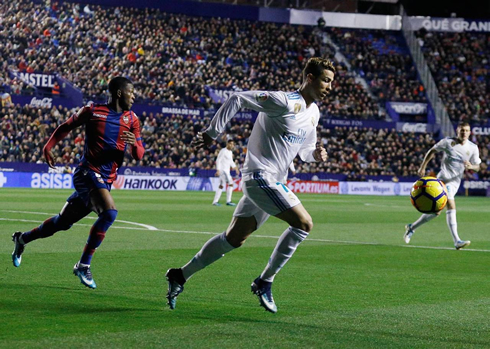 Cristiano Ronaldo chasing the ball in Levante vs Real Madrid in La Liga 2018