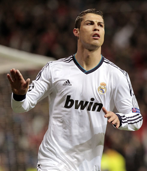 Cristiano Ronaldo trademark celebration in Real Madrid, in a 3-0 against Galatasaray, for the Champions League 2013