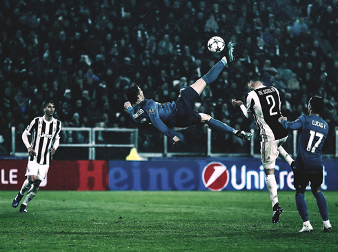 Cristiano Ronaldo bicycle-kick goal vs Juventus in a Champions League game