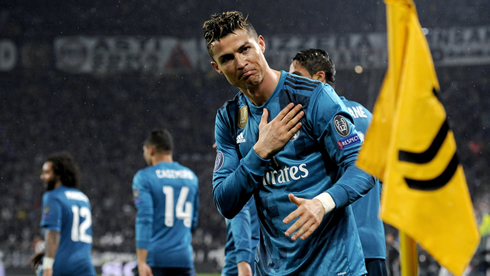 Cristiano Ronaldo showing his gratitude to Juventus fans after seeing the home fans doing a standing ovation
