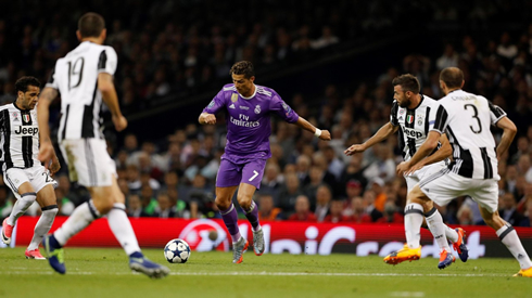 Cristiano Ronaldo scores the first goal against Juventus in the Champions League final in 2017