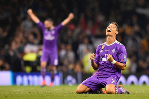 Cristiano Ronaldo celebrates Champions League victory in 2017 on his knees