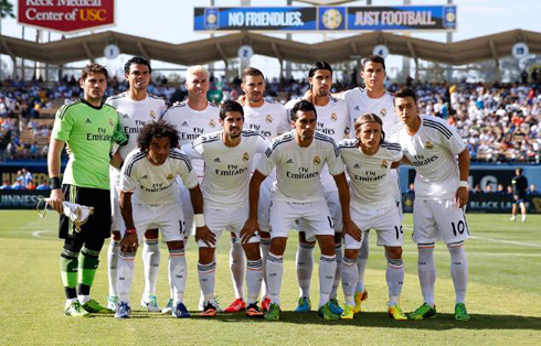 Real Madrid line-up for the match against Everton, in 2013-2014