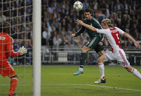 Cristiano Ronaldo heading the ball in Ajax 1-4 Real Madrid, at the UEFA Champions League group stage in 2012-2013