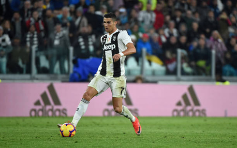 Cristiano Ronaldo leading the attack in Juventus vs Cagliari for the Serie A