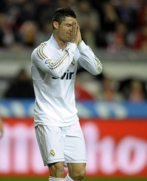 Cristiano Ronaldo apologizing and saying sorry
