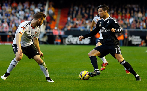 Cristiano Ronaldo wearing Real Madrid black uniform in La Liga 2015