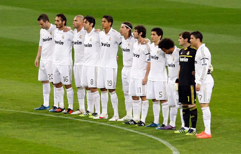 Real Madrid players paying 1 minute of respect before a UEFA Champions League game