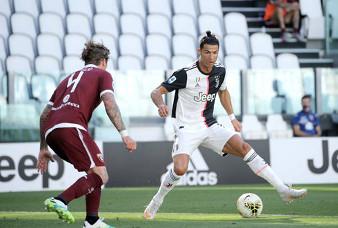 Cristiano Ronaldo doing tricks in Juventus 4-1 Torino in 2020