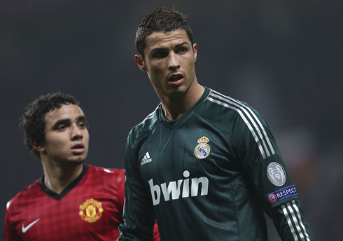 Cristiano Ronaldo in front of Rafael da Silva, in Man Utd vs Real Madrid, in 2013