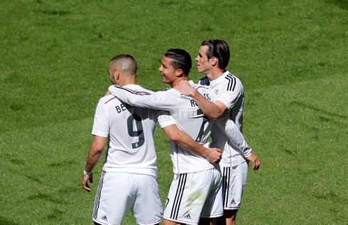 Cristiano Ronaldo, Benzema and Gareth Bale, in a Real Madrid home fixture in 2015