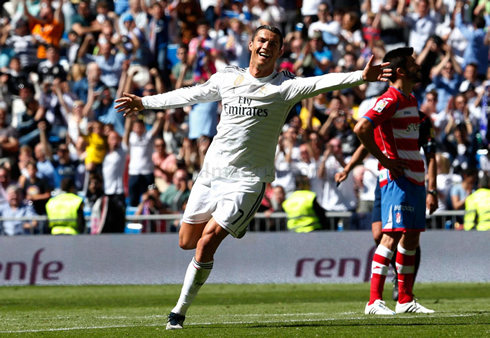 Cristiano Ronaldo happiness after scoring 5 goals in Real Madrid 9-1 Granada