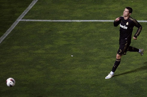 Cristiano Ronaldo running after the ball in Granada 1-2 Real Madrid, for the Spanish League in 2012