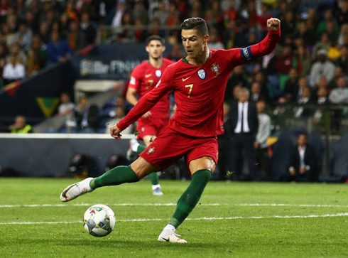 Cristiano Ronaldo first-touch finish in Portugal 3-1 Switzerland
