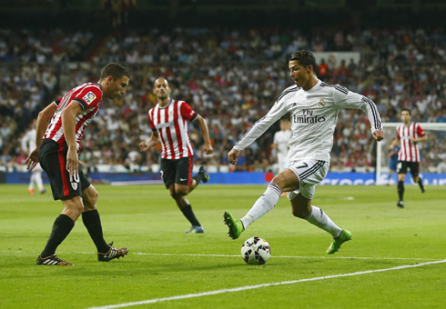 Cristiano Ronaldo dribbling action in Real Madrid vs Athletic Bilbao for La Liga 2014-2015